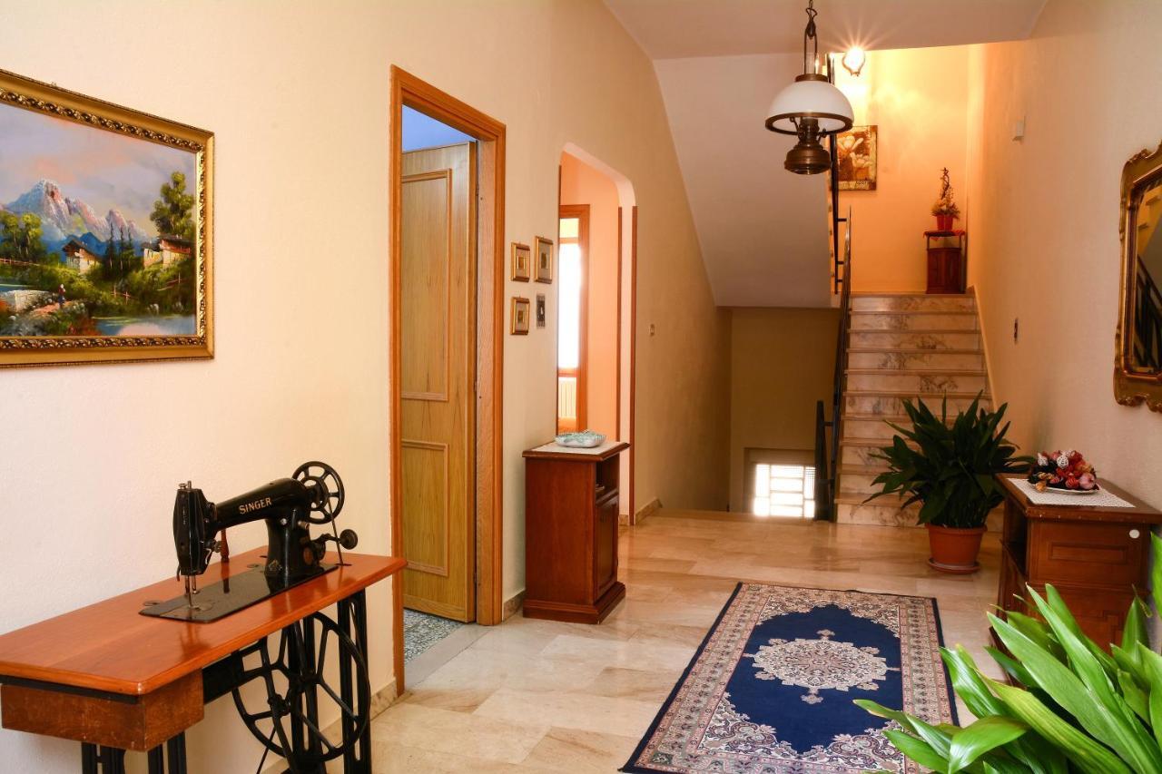 B&B La Genziana Фонни Экстерьер фото
